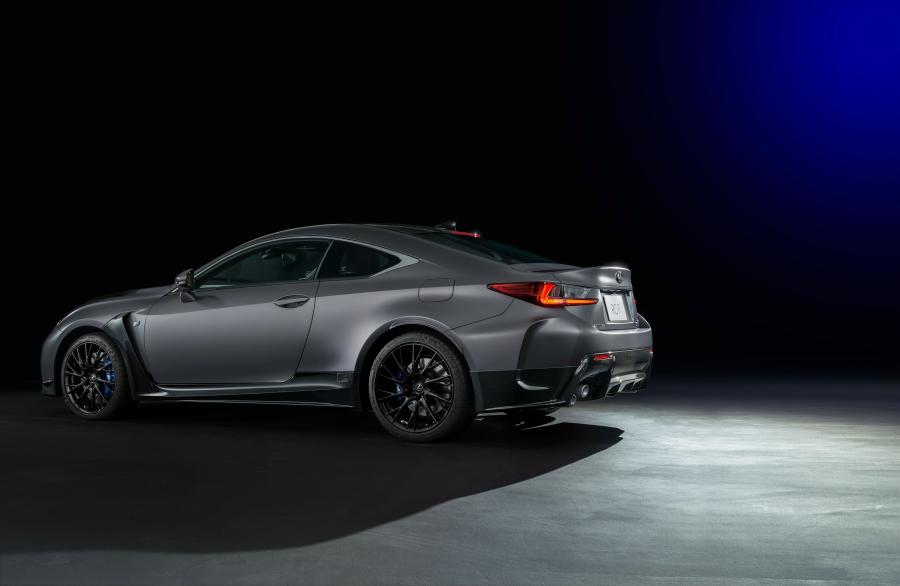  Lexus RC F F 10th Anniversary Limited 2018 года  (JP) (фото 2 из 8)